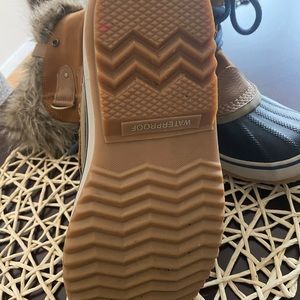 Worn twice Sorel snow boots